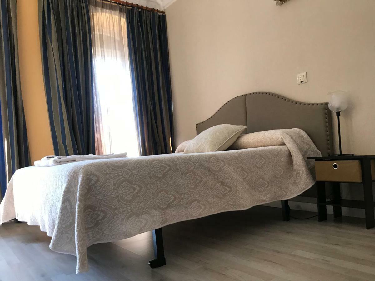 Hostal Trevinca - Madrid — Photos 3